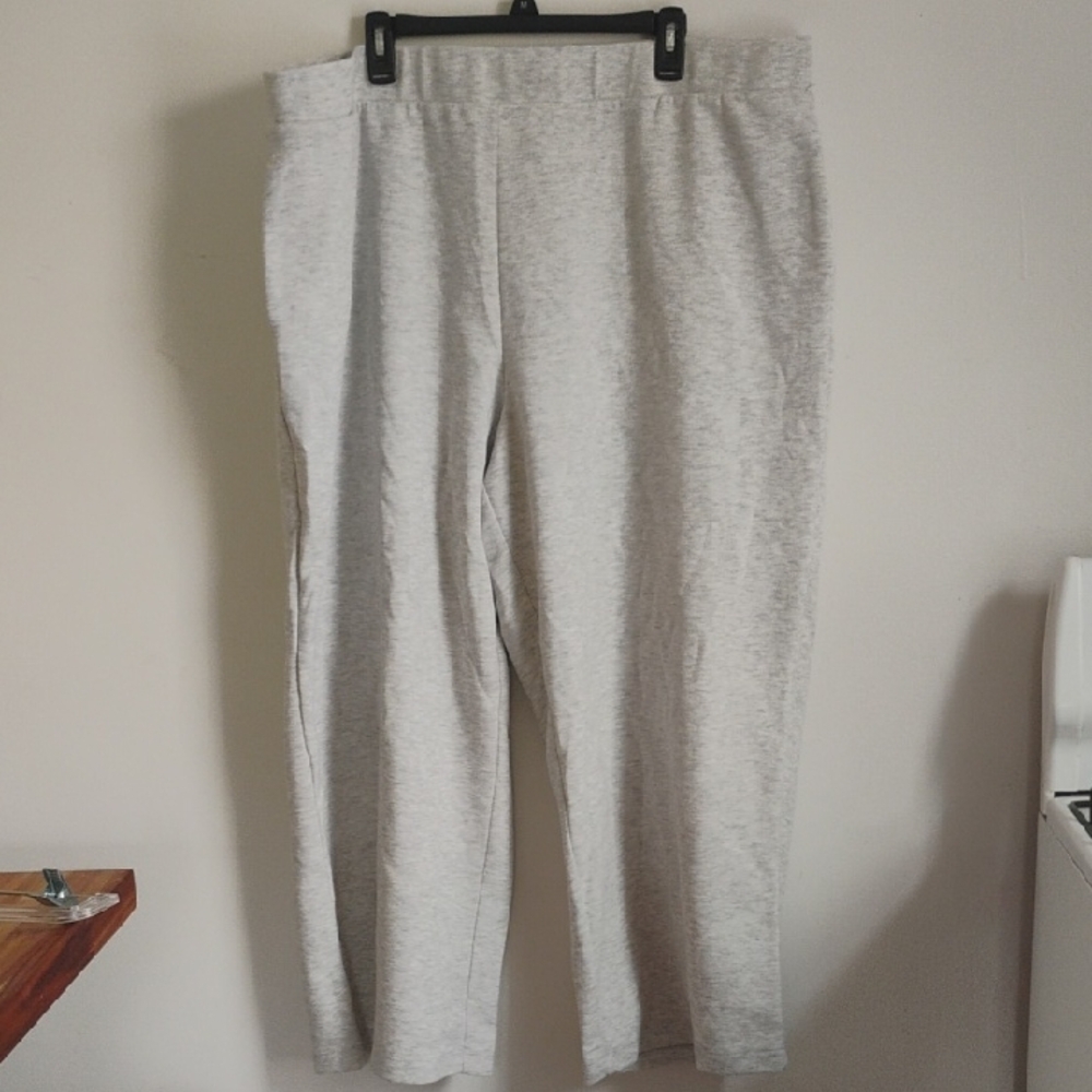 Ava & Viv | Heather Grey Cropped Lightweight Sweatpants | 3X | NWOT